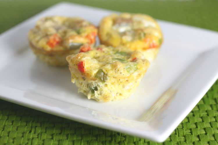 Here's a quick and easy breakfast option. These hame and vegetable frittatas are a perfect on the go breakfast or snack option.