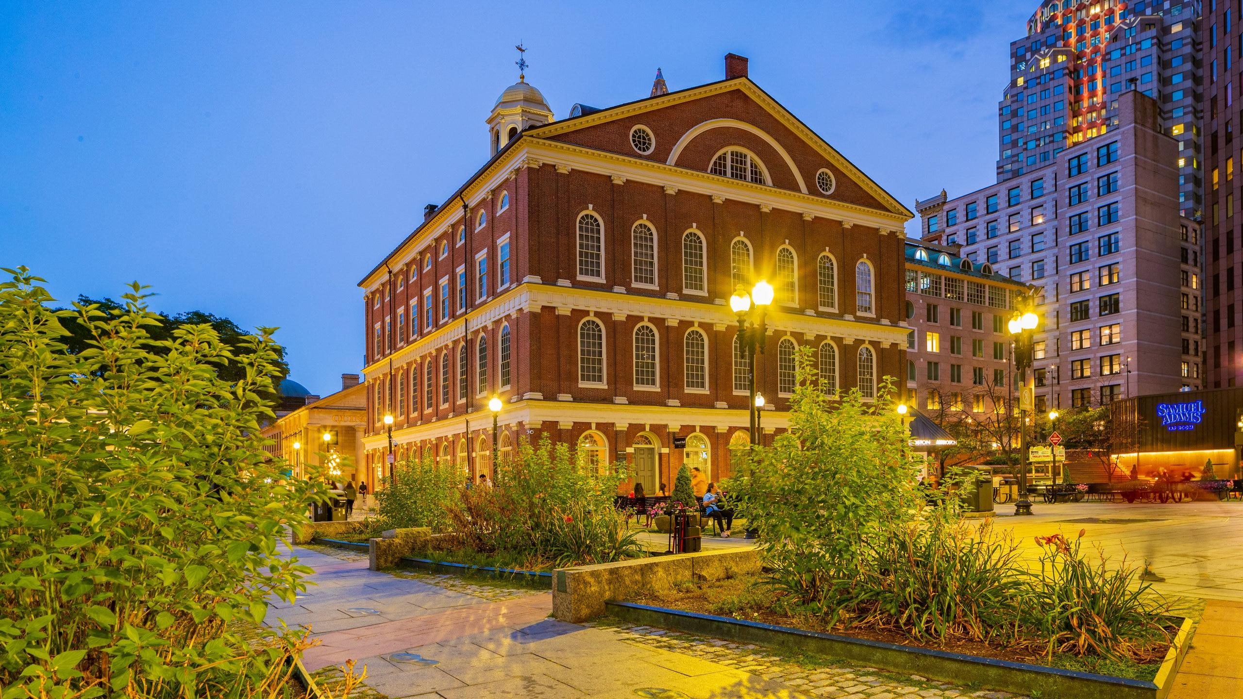 Faneuil_Hall_Marketplace